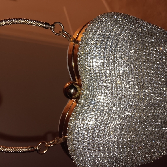Women Heart Shape Crystal Tassel Bag - Picture 3 of 9